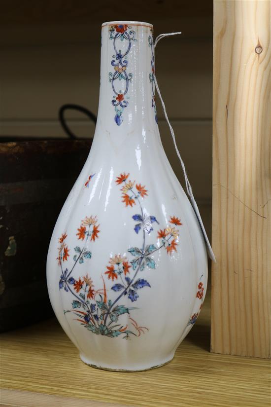 A French porcelain kakiemon bottle vase height 24cm